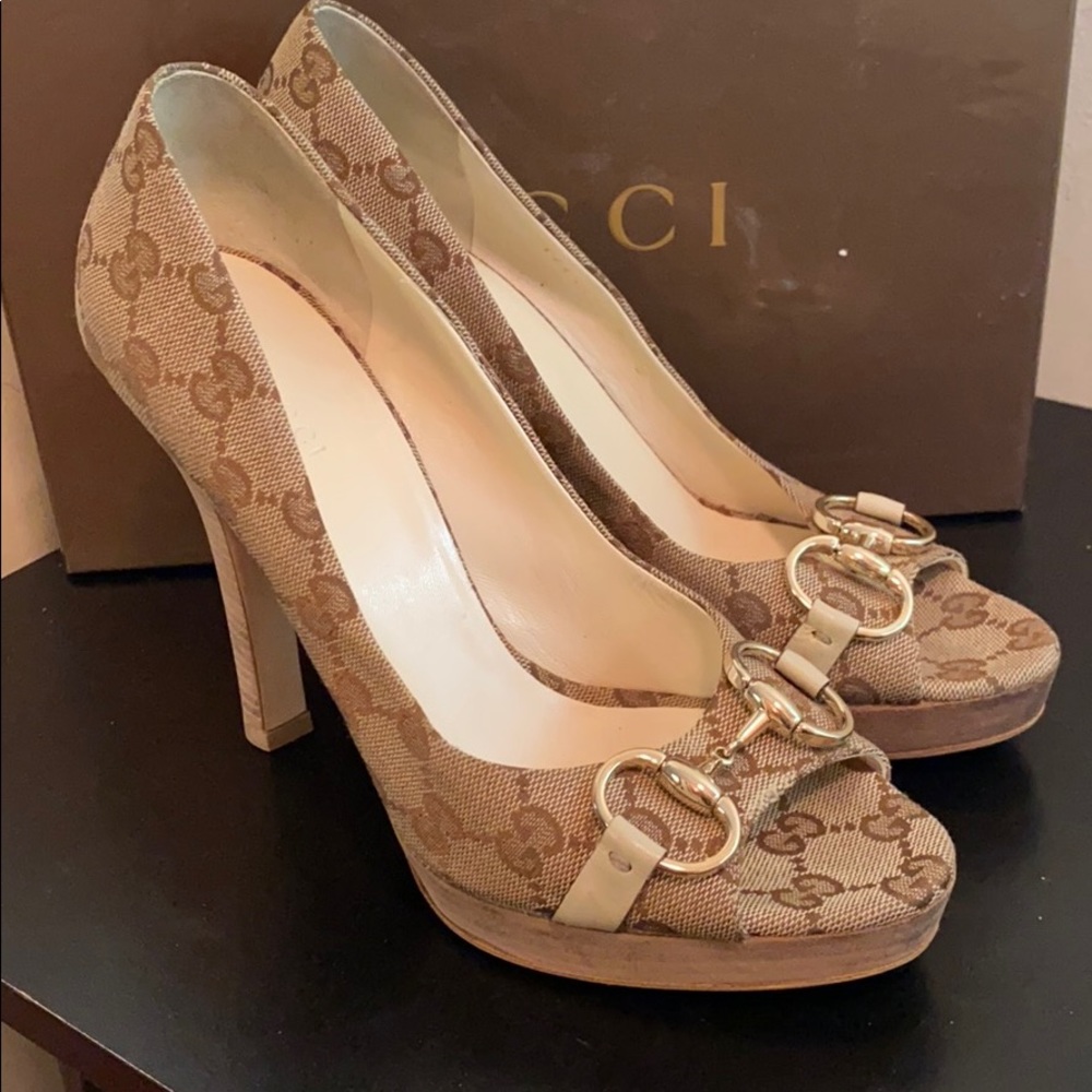 Gucci canvass GG horse-Bit Peep-toe heels Size 8